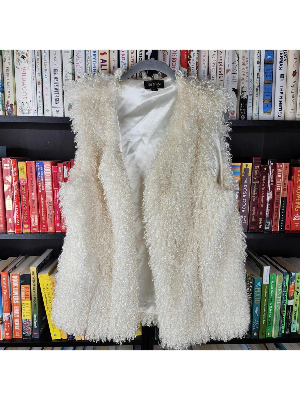 Cal Style Women's Cream Fuzzy Vest Satin Lined Large Pockets